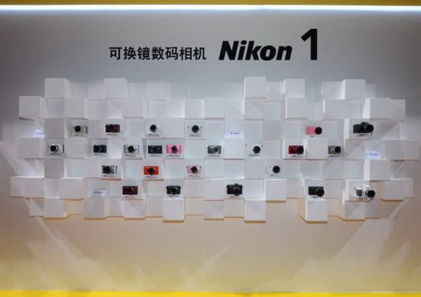 发烧友展示 AMDNVIDIA 近 30